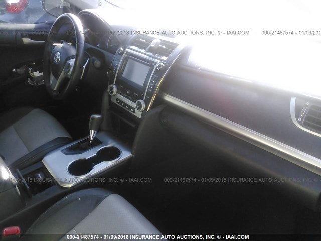 4T1BF1FK2CU130649 - 2012 TOYOTA CAMRY SE/LE/XLE GRAY photo 5