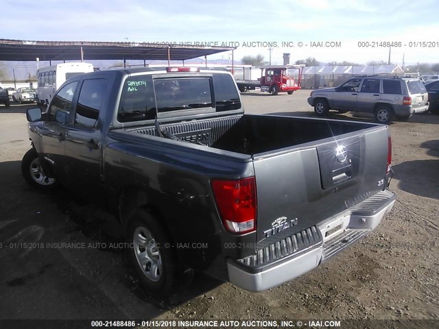 1N6AA07A95N527252 - 2005 NISSAN TITAN XE/SE/LE GRAY photo 3