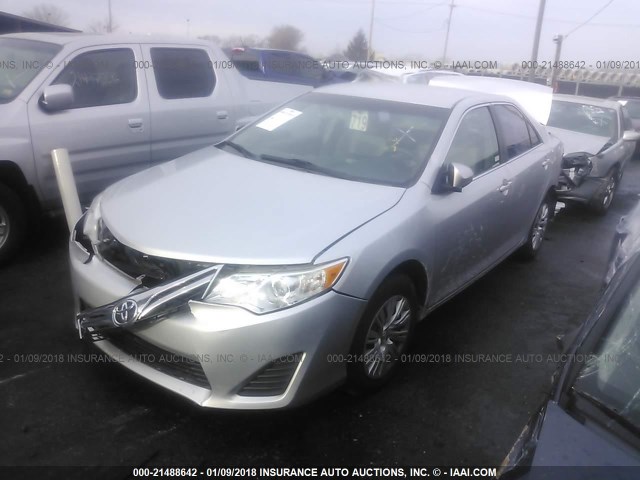 4T1BF1FK0CU054333 - 2012 TOYOTA CAMRY SE/LE/XLE 银色 照片 2