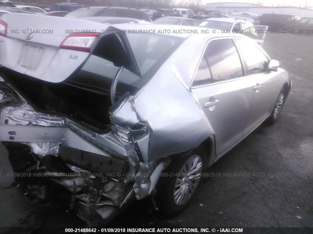 4T1BF1FK0CU054333 - 2012 TOYOTA CAMRY SE/LE/XLE 银色 照片 4