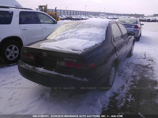 4T1BG22K3VU044827 - 1997 TOYOTA CAMRY CE/LE/XLE BLACK photo 4