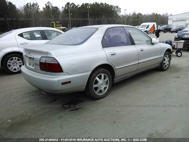 1HGCD5689TA112002 - 1996 HONDA ACCORD DX 25TH ANNIVERSARY SILVER photo 4