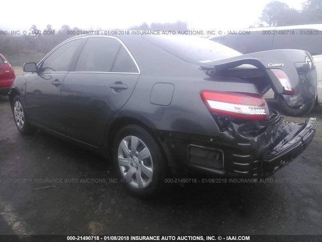 4T1BF3EK1BU707697 - 2011 TOYOTA CAMRY SE/LE/XLE GRAY photo 3