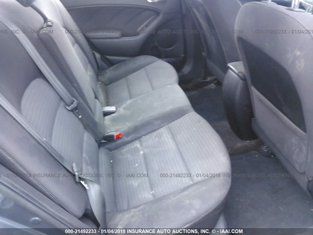 KNAFX4A67E5239665 - 2014 KIA FORTE LX GRAY photo 8