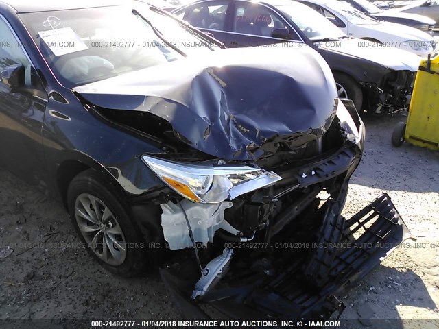 4T1BF1FK3GU175542 - 2016 TOYOTA CAMRY LE/XLE/SE/XSE 黑色 照片 6