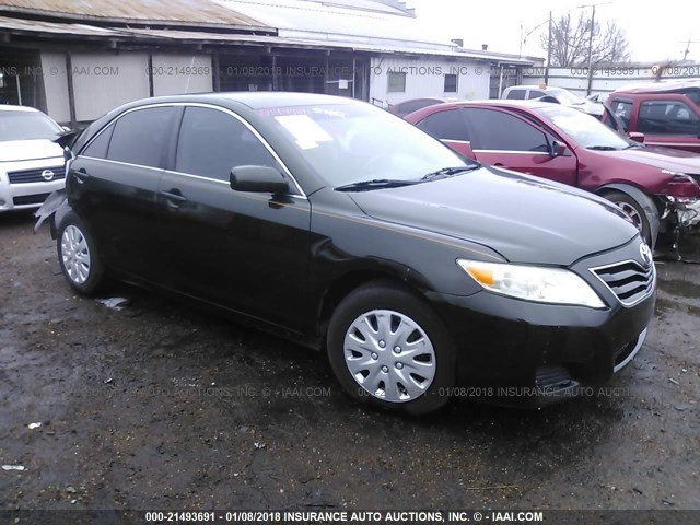 4T1BF3EKXBU643384 - 2011 TOYOTA CAMRY SE/LE/XLE GREEN photo 1