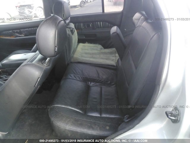 JNRDR09Y52W256389 - 2002 INFINITI QX4 SILVER photo 8