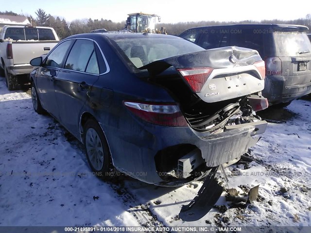 4T4BF1FK8FR450634 - 2015 TOYOTA CAMRY LE/XLE/SE/XSE BLUE photo 3