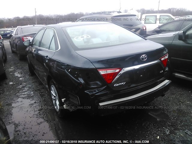 4T4BF1FK0GR535825 - 2016 TOYOTA CAMRY LE/XLE/SE/XSE BLUE photo 3