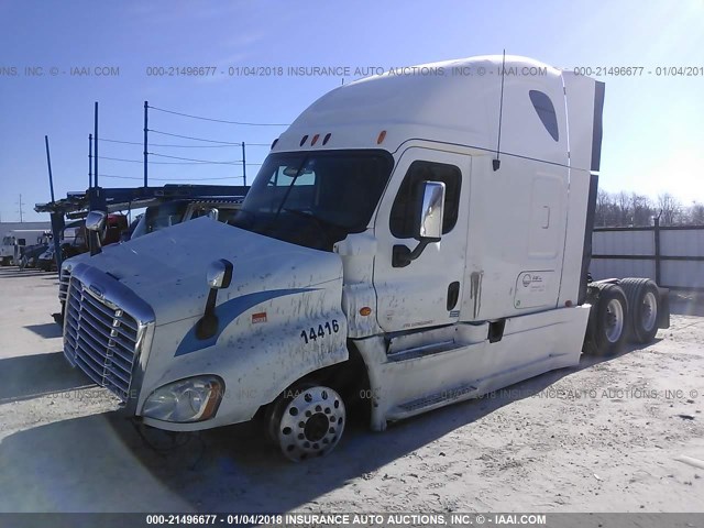 3AKJGLBG9DSFJ1870 - 2013 FREIGHTLINER CASCADIA 125  WHITE photo 2