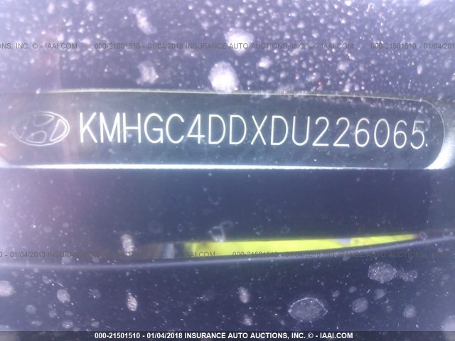 KMHGC4DDXDU226065 - 2013 HYUNDAI GENESIS 3.8L SILVER photo 9