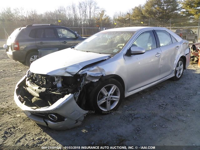 4T1BF1FK2EU407089 - 2014 TOYOTA CAMRY L/SE/LE/XLE 银色 照片 2