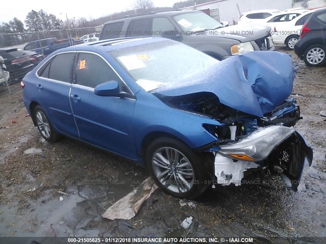 4T1BF1FK2HU732622 - 2017 TOYOTA CAMRY LE/XLE/SE/XSE ლურჯი ფოტო 1