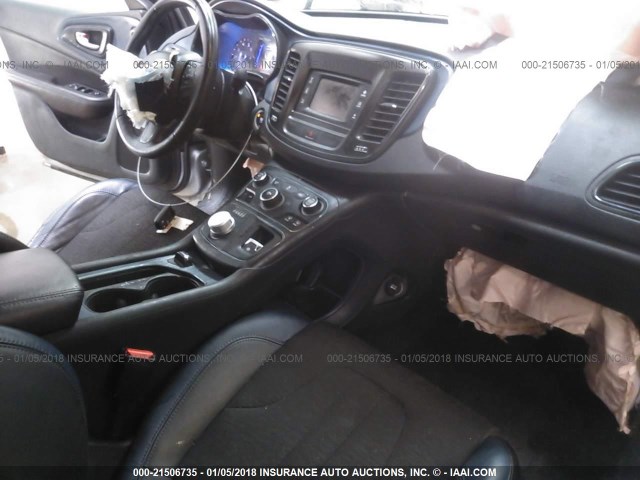 1C3CCCDG5FN703266 - 2015 CHRYSLER 200 S 银色 照片 5