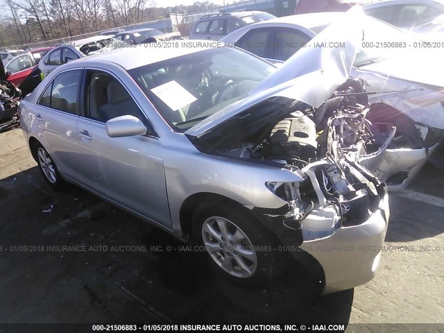 4T4BF3EK3BR104787 - 2011 TOYOTA CAMRY SE/LE/XLE SILVER photo 1