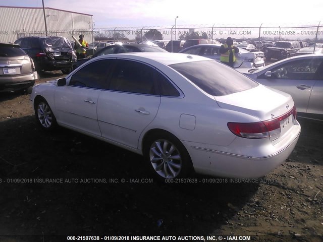 KMHFC46F38A274427 - 2008 HYUNDAI AZERA SE/LIMITED WHITE photo 3