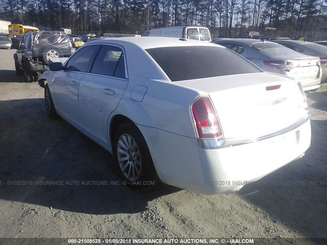 2C3CCAAG4CH132950 - 2012 CHRYSLER 300 WHITE photo 3