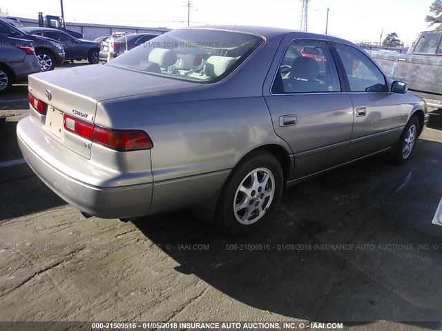 4T1BF22K3WU042709 - 1998 TOYOTA CAMRY CE/LE/XLE GOLD photo 4