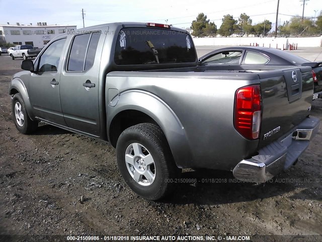 1N6AD07U36C441692 - 2006 NISSAN FRONTIER CREW CAB LE/SE/OFF ROAD GRAY photo 3