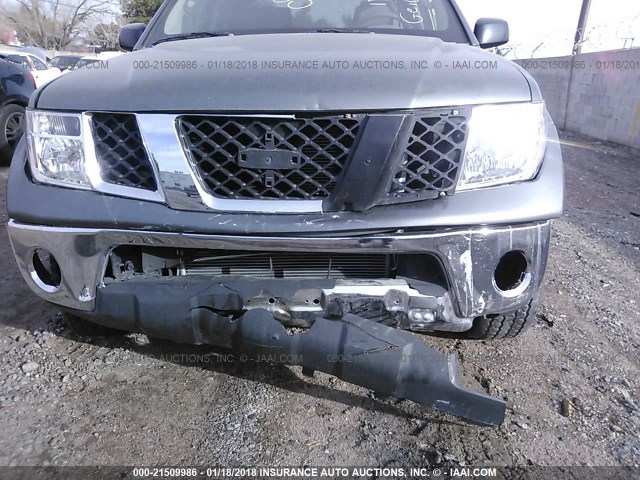 1N6AD07U36C441692 - 2006 NISSAN FRONTIER CREW CAB LE/SE/OFF ROAD GRAY photo 6