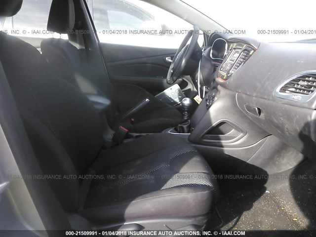 1C3CDFAA6GD732913 - 2016 DODGE DART SE SILVER photo 5