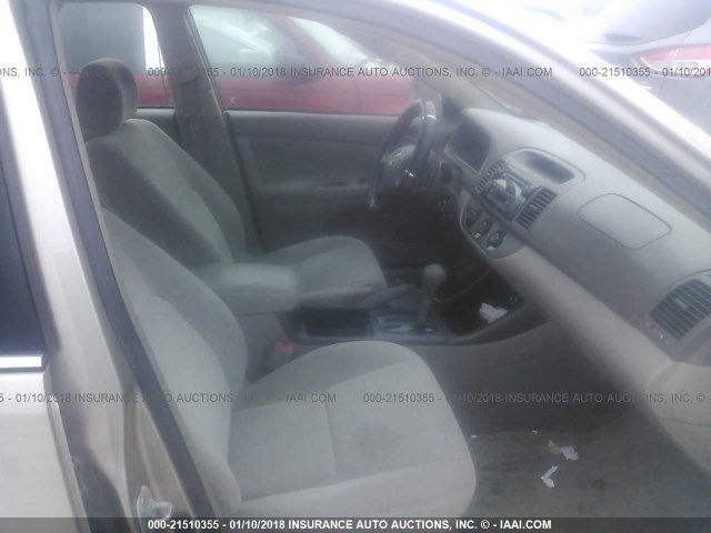 4T1BE32K72U601973 - 2002 TOYOTA CAMRY LE/XLE/SE GOLD photo 5