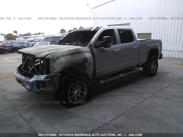 1GT12SEG2HF140530 - 2017 GMC SIERRA K2500 SLE SILVER photo 2