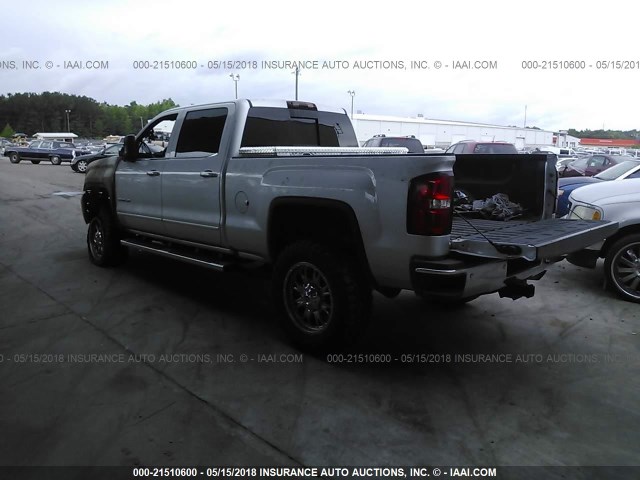 1GT12SEG2HF140530 - 2017 GMC SIERRA K2500 SLE SILVER photo 3