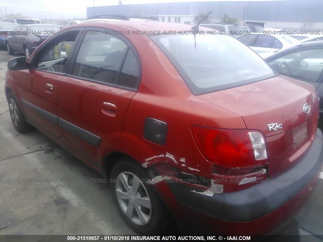 KNADE123066082637 - 2006 KIA RIO RED photo 3