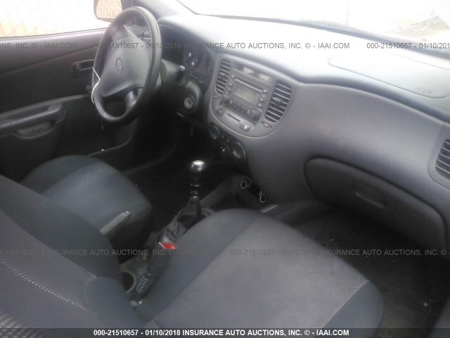 KNADE123066082637 - 2006 KIA RIO RED photo 5