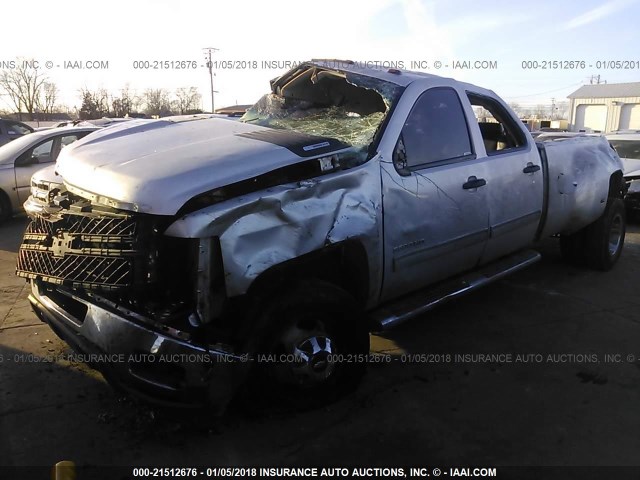 1GC4K0C86BF155746 - 2011 CHEVROLET SILVERADO K3500 LT SILVER photo 2