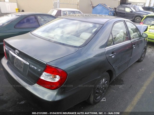 JTDBE32K520030592 - 2002 TOYOTA CAMRY LE/XLE/SE GREEN photo 4