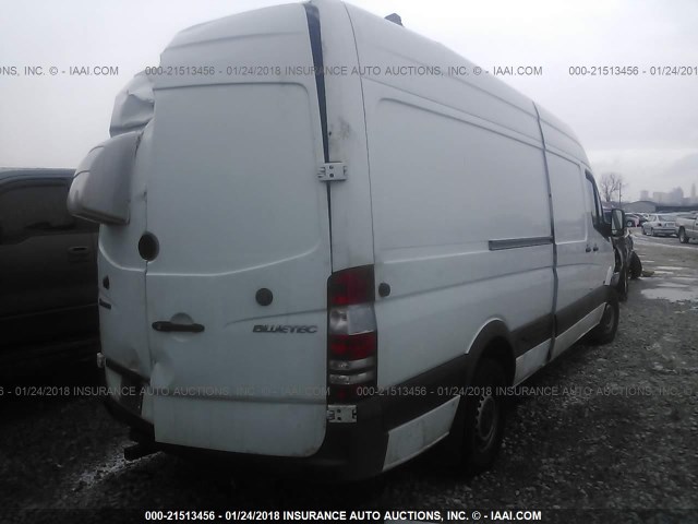 WD3PE8CC9C5679935 - 2012 MERCEDES-BENZ SPRINTER 2500 WHITE photo 4