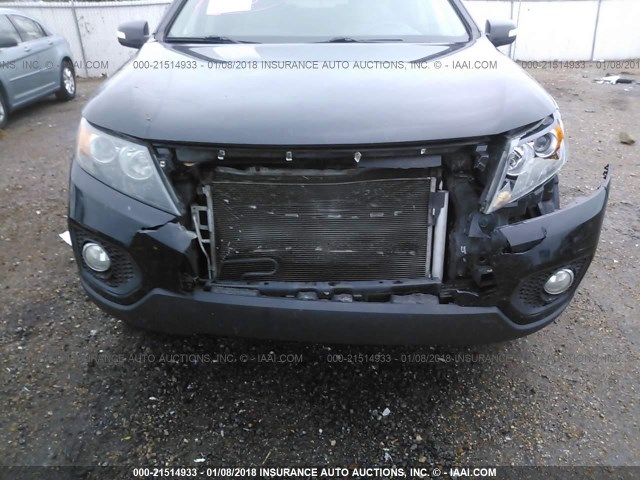 5XYKT4A26CG261932 - 2012 KIA SORENTO LX BLACK photo 6