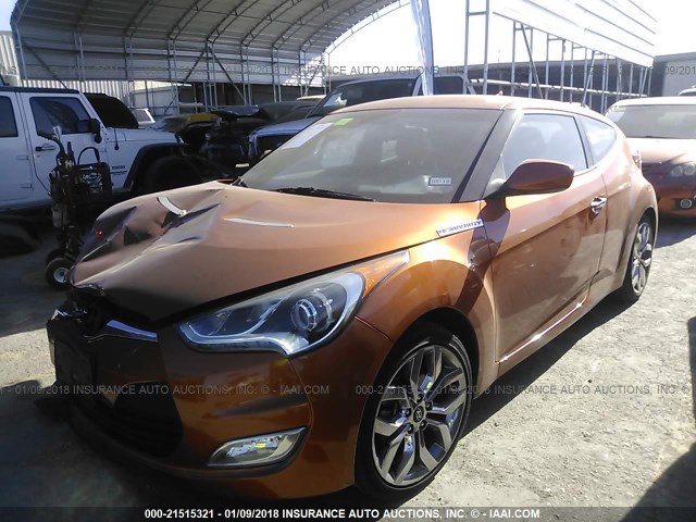 KMHTC6AD5FU220627 - 2015 HYUNDAI VELOSTER ORANGE photo 2