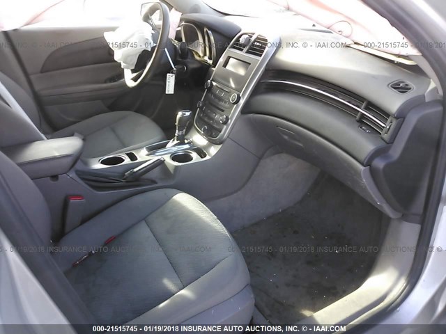 1G11B5SL3FF223487 - 2015 CHEVROLET MALIBU LS 银色 照片 5