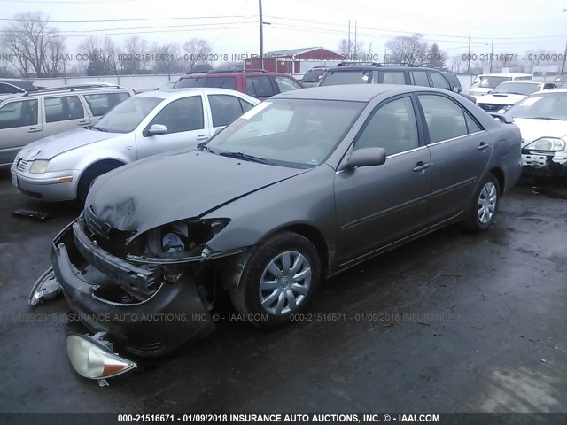 4T1BE32K12U577797 - 2002 TOYOTA CAMRY LE/XLE/SE SILVER photo 2