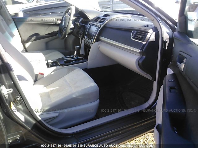 4T4BF1FK4CR176313 - 2012 TOYOTA CAMRY SE/LE/XLE GRAY photo 5