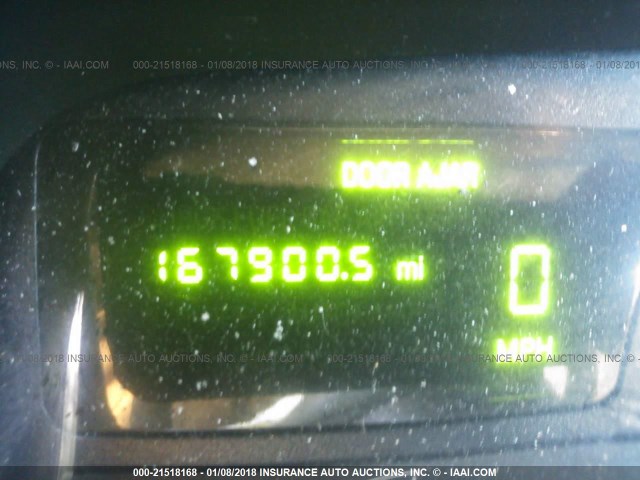 1LNHM81WX3Y636936 - 2003 LINCOLN TOWN CAR EXECUTIVE WHITE photo 7