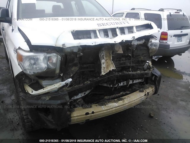 5TFUM5F12GX068496 - 2016 TOYOTA TUNDRA DOUBLE CAB SR/SR5 WHITE photo 6