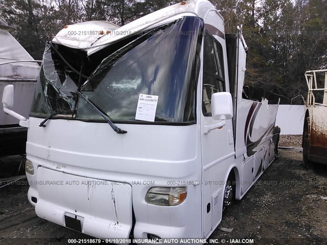 4UZAB2DC16CW14086 - 2006 FREIGHTLINER CHASSIS X LINE MOTOR HOME WHITE photo 2