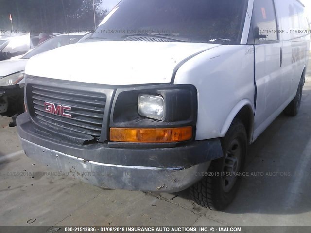 1GTGG25CX81153788 - 2008 GMC SAVANA G2500 WHITE photo 6