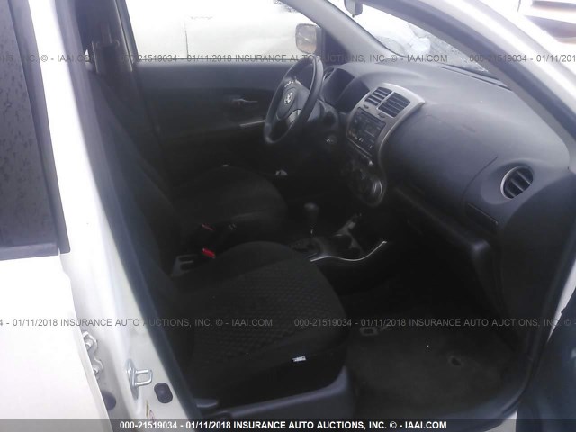 JTKKUPB49D1036977 - 2013 TOYOTA SCION XD WHITE photo 5