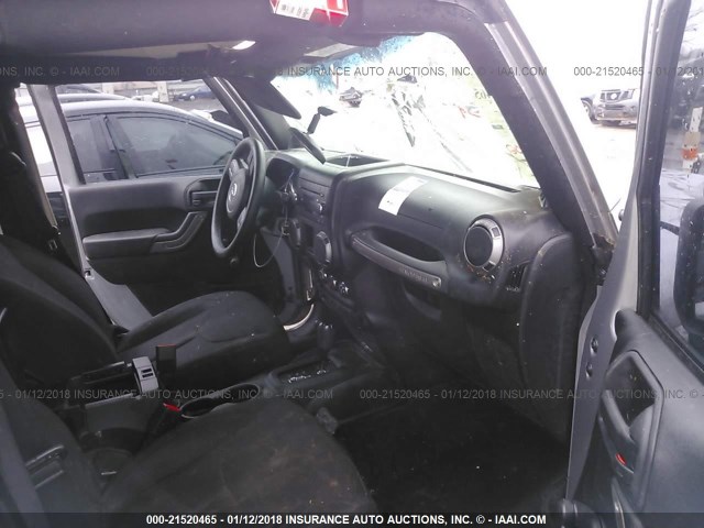 1C4AJWAGXDL706140 - 2013 JEEP WRANGLER SPORT 银色 照片 5