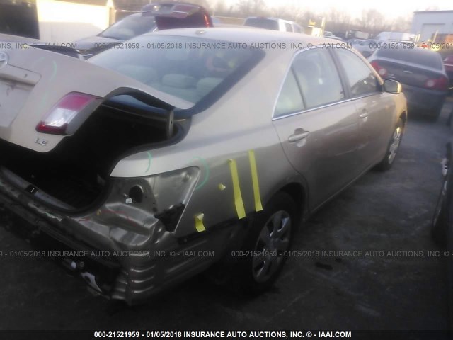 4T1BF3EK2BU751062 - 2011 TOYOTA CAMRY SE/LE/XLE შამპანური ფოტო 4