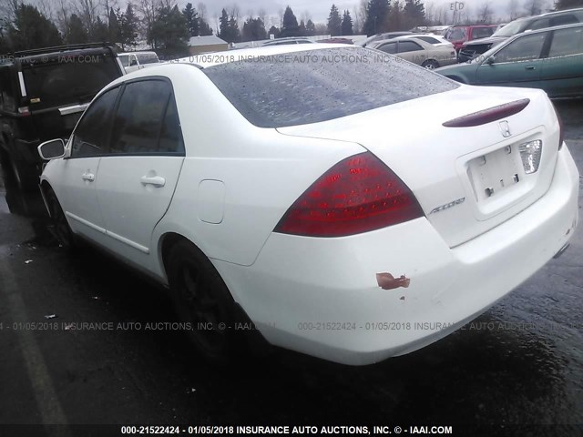 1HGCM55117A092886 - 2007 HONDA ACCORD VALUE WHITE photo 3