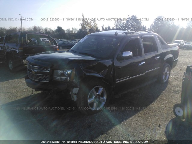 3GNMCGE08CG103281 - 2012 CHEVROLET AVALANCHE LTZ BLACK photo 2