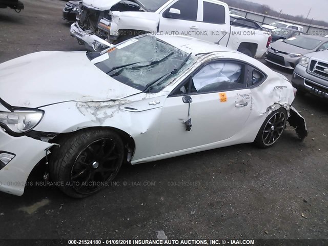 JF1ZNAA1XD1718120 - 2013 TOYOTA SCION FR-S WHITE photo 6