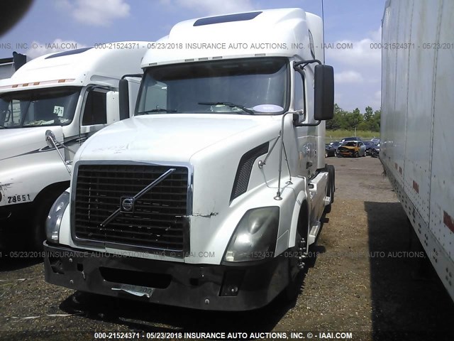 4V4NC9TG7BN292900 - 2011 VOLVO VNL Белгісіз фото 2