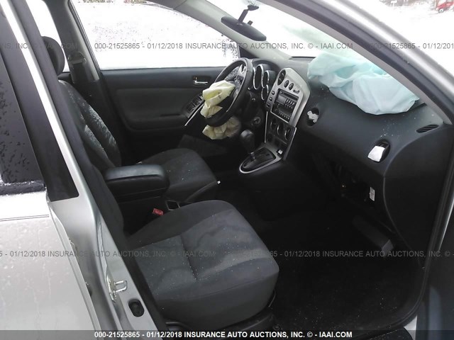 2T1LR32E64C183803 - 2004 TOYOTA COROLLA MATRIX XR SILVER photo 5